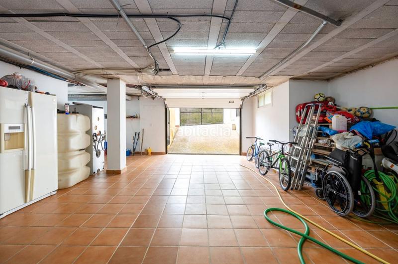 Foto def9201a-2627-4439-8b57-808e8e903bc7. Chalet dans calle gredos 33a dans Altos de la Zubia Zubia (La)