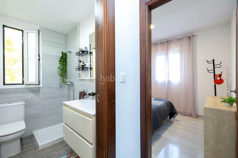 Foto 93cfea99-5ee8-4446-bca3-32df2168c58a. Chalet en calle gredos 33a en Altos de la Zubia Zubia (La)