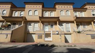 Casa a schiera in Calle vista genil 14