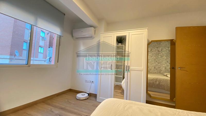 Foto 9c3848f8-9734-43ed-9b3c-f59c0b55620f. Location appartement dans travesía ingeniero santa cruz 23 dans Granada