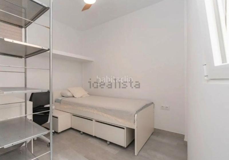 Foto 2a84bb4d-291d-44e6-90b6-e7571ea37b13. Piso en calle comendadoras de santiago 13 en San Matías - Realejo Granada