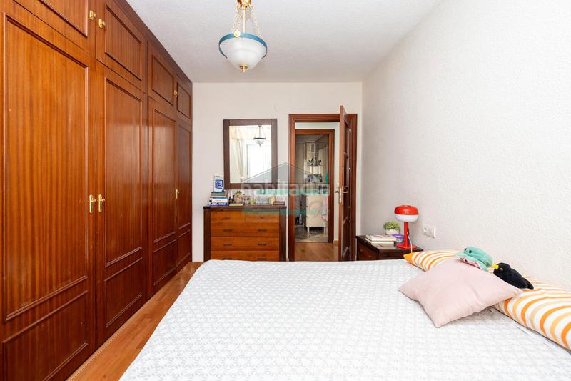 Foto ee7befdc-589e-4c78-8642-c039bc5781e6. Appartamento in calle pedro antonio de alarcón 33 in Granada