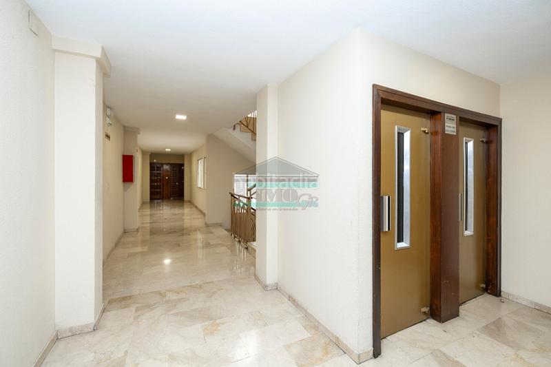 Foto 3125e17a-29b0-41b7-8574-5b9cf0145a0b. Appartement dans calle pedro antonio de alarcón 33 dans Granada