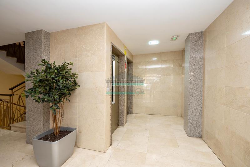 Foto 6c455ab5-e24b-4241-91f6-120075958f82. Appartement dans calle pedro antonio de alarcón 33 dans Granada