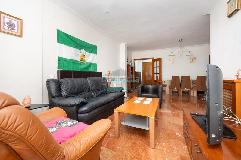 Foto 8de79f3a-d56b-4e92-995e-c1e15f485067. Appartement dans calle pedro antonio de alarcón 33 dans Granada