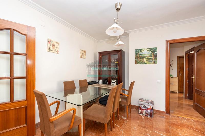 Foto f3d0beb1-c708-46f4-96f4-04de3e41596d. Appartement dans calle pedro antonio de alarcón 33 dans Granada