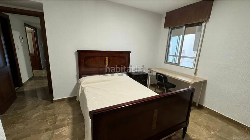 Foto fbceae8a-0ccb-4242-9d2e-fcb4dd9e53f6. Pis a avenida de la constitución 20 a Plaza de Toros Granada