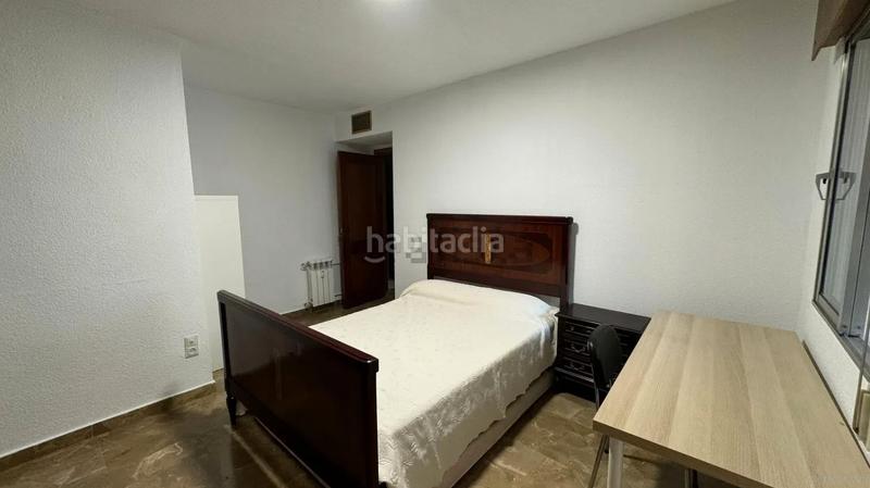 Foto 283654b9-b817-48e0-af06-13b02efd2af0. Piso en avenida de la constitución 20 en Plaza de Toros Granada