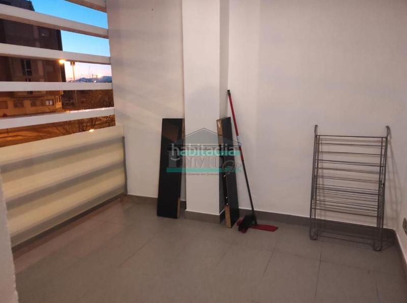 Foto 47ba4524-6f6c-4b59-a8e3-65e8a5b84b8d. Pis a avenida de la investigación 8 a Campus de la Salud Armilla