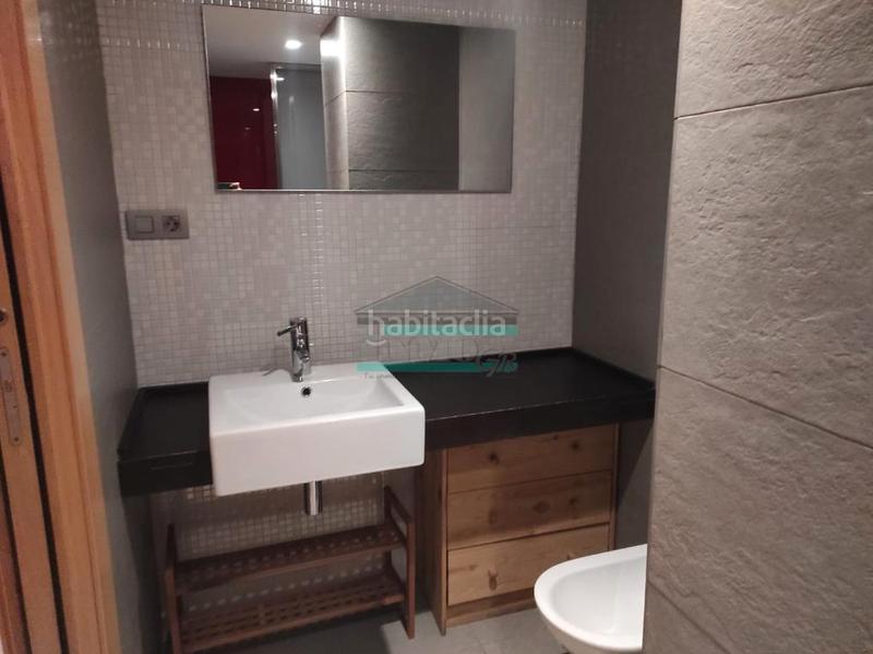 Foto c0b511e3-e9e1-48cb-924a-4b8153a1c2a6. Pis a avenida de la investigación 8 a Campus de la Salud Armilla