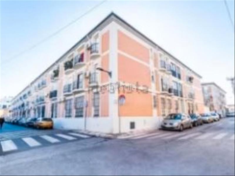 Foto fd9a55ba-840a-4d62-874f-ca46a3699b7b. Alquiler piso en Poniente Armilla