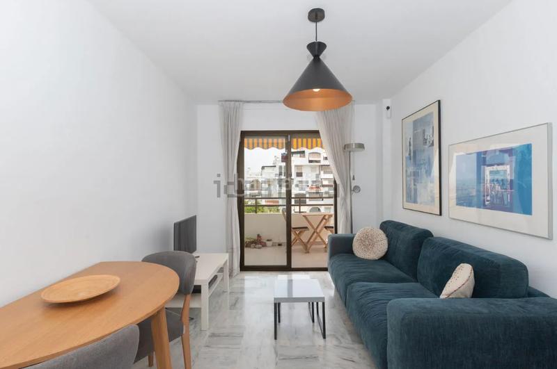 Foto fbe2e1d9-7e32-4878-9532-1cdb8f7ba1fc. Piso en paseo marítimo travesía a 43 en Salobreña costa Salobreña