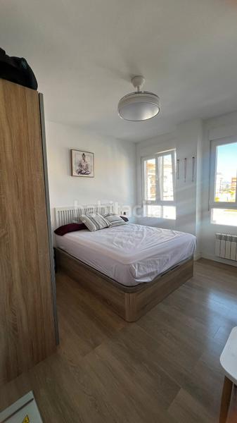 Foto f1abbb8d-cb5e-4162-b478-cbc8c122e6ef. Pis amb aparcament a Santa Fe