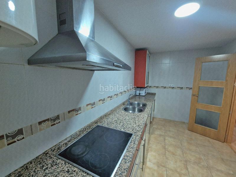 Foto f3a51073-daa6-41b9-aabf-88b42973b85b. Pis amb calefacció a La Zubia Ciudad Zubia (La)