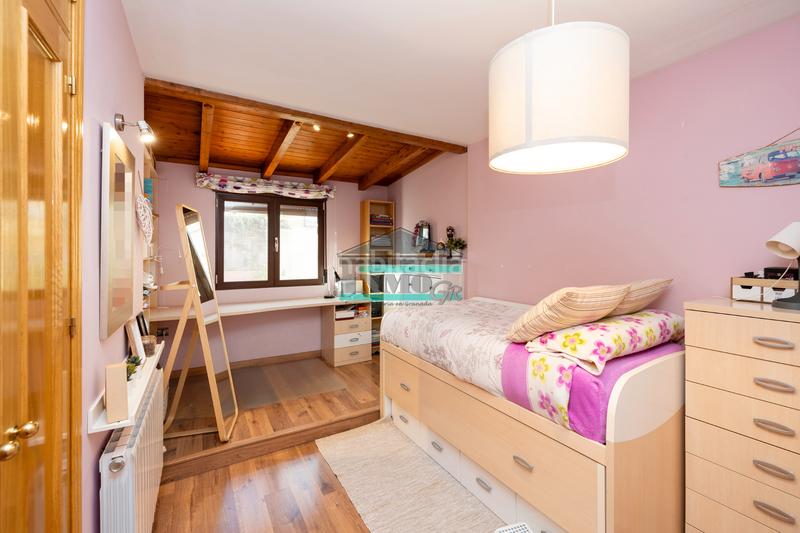 Foto cd8ade71-e829-44c5-b348-b2d261f7d07d. Chalet mit kamin heizung parking pool in La Zubia Ciudad Zubia (La)