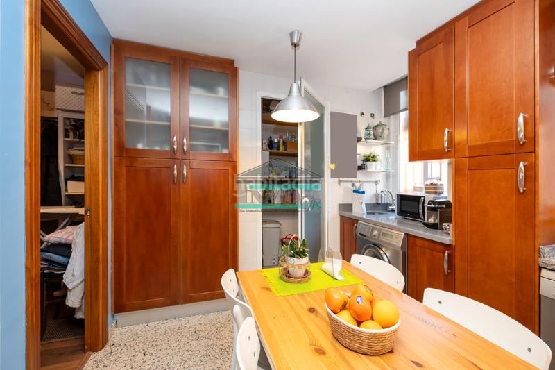 Foto 07a7a8df-cb4a-45f8-bc5e-f3ca6b3d3ae7. Chalet with fireplace heating parking pool in La Zubia Ciudad Zubia (La)