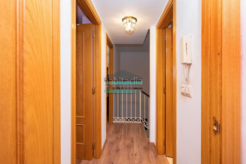 Foto 3966cd3c-e245-4909-8d36-0741d99cefd2. Chalet con camino riscaldamento parcheggio piscina in Zubia (La)