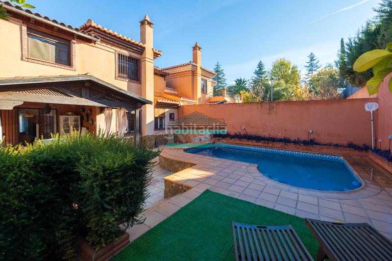 Foto dd8e8d46-e2f0-43e0-b91a-04ac41d8ddc7. Chalet con camino riscaldamento parcheggio piscina in Zubia (La)