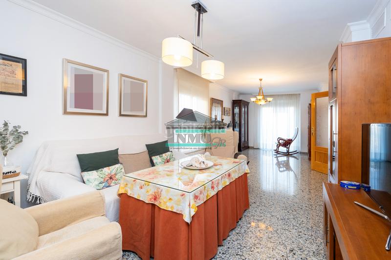 Foto 7c2cf219-780f-4ef2-8492-2c13b296b246. Xalet amb xemeneia calefacció aparcament piscina a Zubia (La)