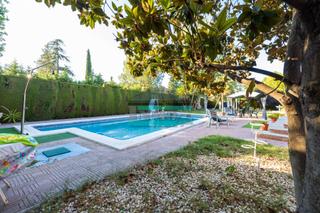 Chalet in Calle Santa Isabel 44