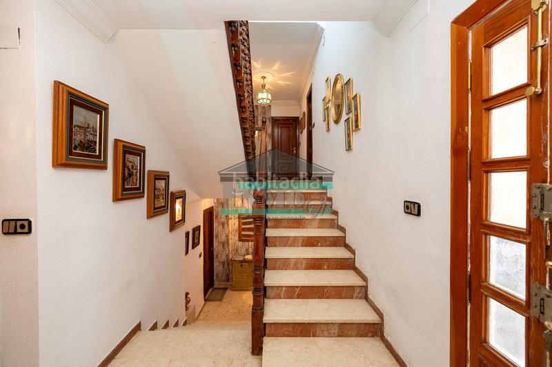 Foto 26f5a5ff-3c14-4012-814f-b83886027d66. Lloguer xalet a calle santa isabel 44 a Residencial Triana - Barrio Alto Gabias (Las)