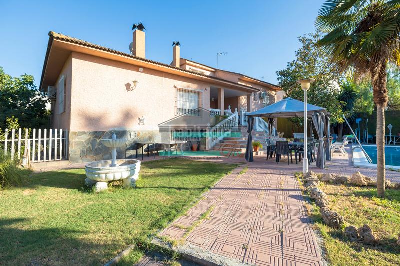 Foto 328ce984-8017-49ec-9151-d4def72ee5d3. Lloguer xalet a calle santa isabel 44 a Residencial Triana - Barrio Alto Gabias (Las)