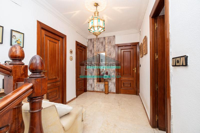 Foto 3cc070d2-f4e3-4b14-bc6a-b659a6359c90. Lloguer xalet a calle santa isabel 44 a Residencial Triana - Barrio Alto Gabias (Las)