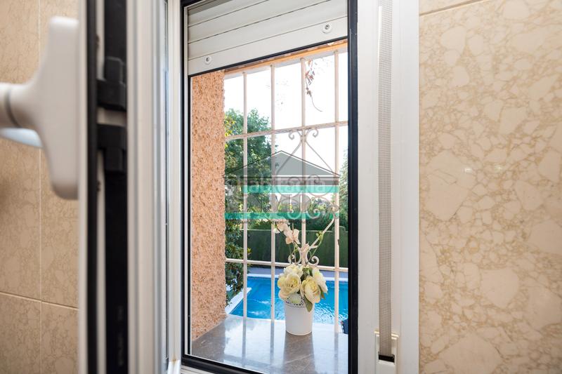 Foto 54a9f13a-ca4c-45f1-80be-83b2f8a0257e. Lloguer xalet a calle santa isabel 44 a Residencial Triana - Barrio Alto Gabias (Las)