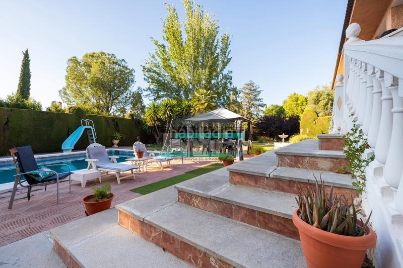 Foto bd30f8b2-ecaa-4b4a-8d90-06366e083605. Lloguer xalet a calle santa isabel 44 a Residencial Triana - Barrio Alto Gabias (Las)