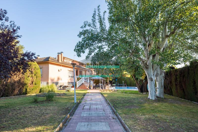 Foto d52f1009-4f4d-4a0d-9359-8e3f9c5d402a. Lloguer xalet a calle santa isabel 44 a Residencial Triana - Barrio Alto Gabias (Las)