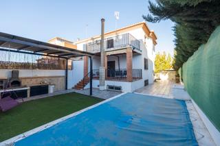 Casa aparellada a Calle Paseo de las Encinas