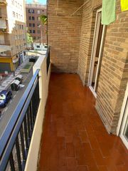 Flat in Calle Artesano Molero 5