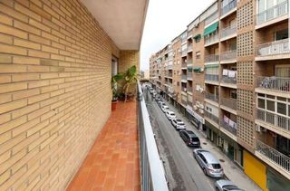 Lloguer Pis  Camino de ronda 93. Piso de cuatro dormitorios junto a la facultad de ciencias