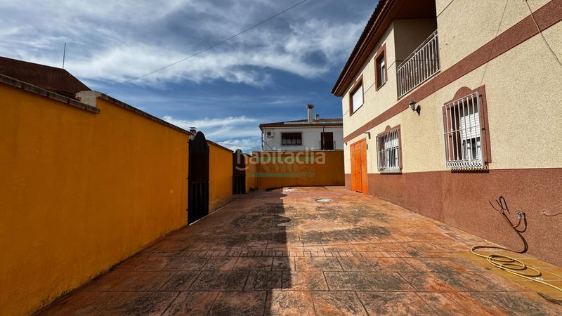 Foto 084ef793-fb7b-4037-95bd-50998b95c4b6. Casa a calle isaac newton 21 a Láchar