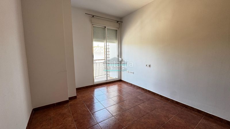 Foto 4d6078da-6eb6-44ab-b30e-4053352d1ff0. Tríplex en calle españa 58 en Cájar