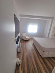 Flat in Calle zamora 6. Precioso piso junto al campus de la salud perfecto para inversor
