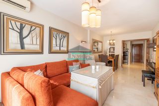 Flat in Calle real de armilla 29