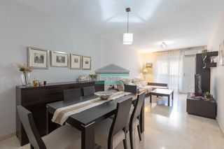 Appartement  Calle real de armilla 29. Ideal piso con garaje y trastero en la mejor zona de armilla