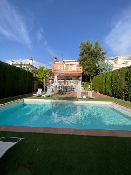 Foto ac117d2b-2236-4cae-9fcb-979a7a1e70e3. Alquiler chalet en calle cosmos 21 magnífico chalet en zona residencial en Monachil