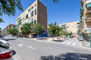 Local Comercial en Calle Pintor Hermenegildo Lanz 24