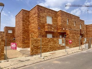 Casa adossada a Calle vicente ferrer 4. Dúplex adosado en  villa mar universidad parcela 5a