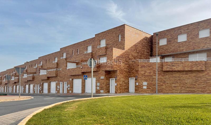 Foto 9f8aed6d-b67d-4f44-ad90-7e1dc96beb62. Casa amb aparcament a La Cañada de San Urbano Almería