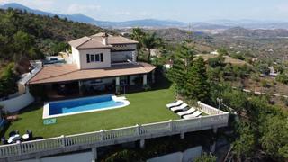 Masia a Monda. Casa de campo de lujo con 8 dormitorios, 4 baños, piscina y terr