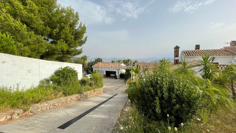 Foto a09ef532-772a-4f53-a02e-26c98c60ea4e. Casa amb piscina a Centro Alhaurín el Grande