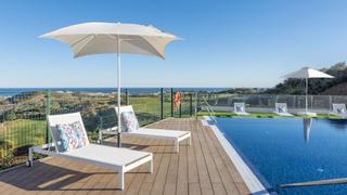 Apartament a Riviera del Sol. Ático de 2 dormitorios totalmente amueblado con terraza privada