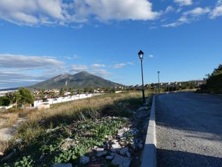 Terreny residencial a Coín. Terreno urbano destinado a uso comercial de 18.560m, ubicado en