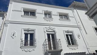 Casa adossada a Centro. Esta impresionante propiedad ha sido cuidadosamente convertida e
