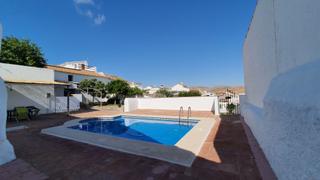 Maison jumelée à Ardales. Hermosa casa adosada de 4 dormitorios y 3 baños con piscina en e