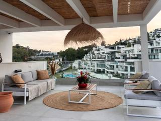 Apartament a La Quinta. Un impresionante ático moderno en venta en la prestigiosa urbani