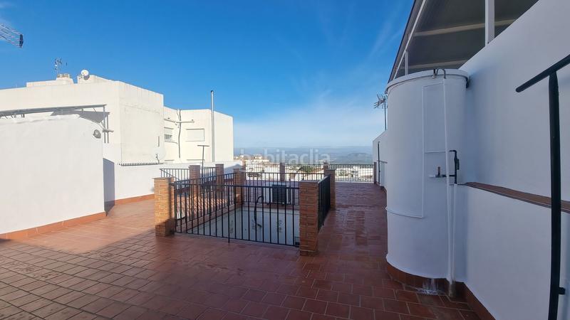 Foto 59b52bca-0eb7-4a94-8aa3-6b4dfb91c2e0. Casa adosada gran casa adosada con azotea, patio, sótano y parking en venta en el Centro . ref th4943284 en Alhaurín el Grande